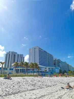 Гостиница New Point Miami Beach Apartments  Майами Бич